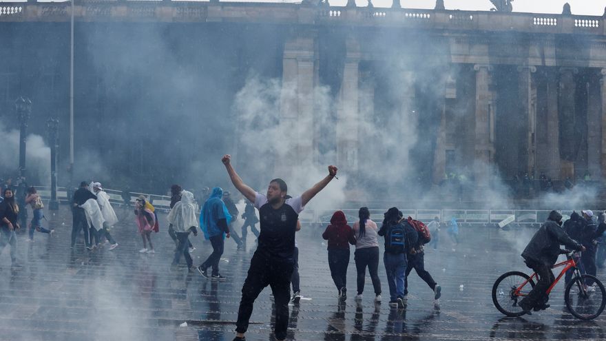 El Gobierno colombiano recurre al Ejército para controlar las protestas contra la reforma fiscal