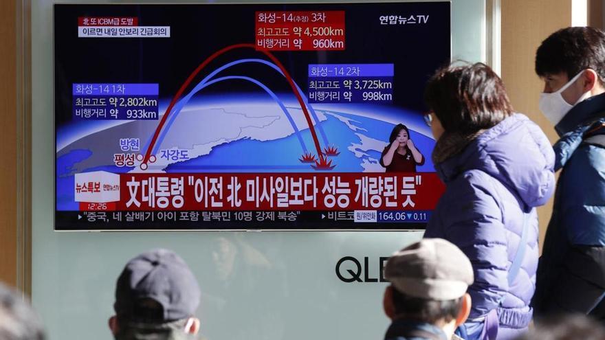 Corea del Norte lanza un misil a aguas de Corea del Sur y Seúl responde con otros tres lanzamientos