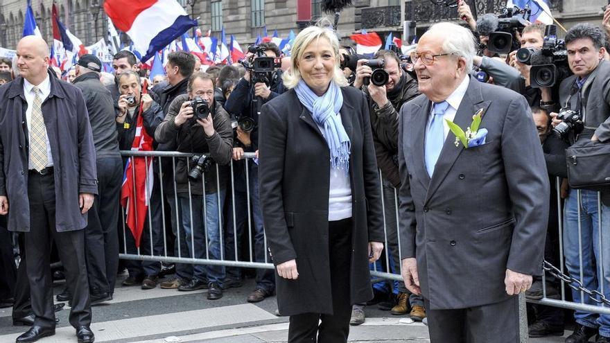 Jean-Marie Le Pen, fundador del Frente Nacional francés, ingresado en París por problemas cardíacos