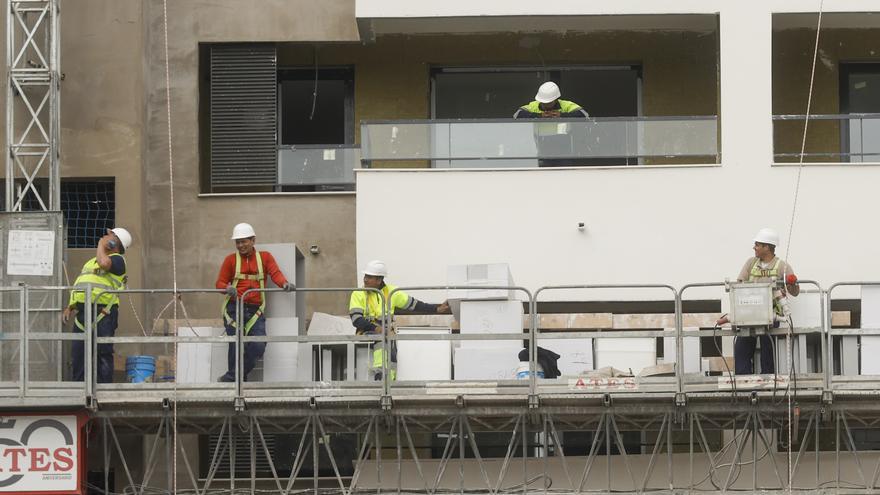 Consulta los requisitos para las ayudas a empresas que apliquen el plan piloto de semana laboral de cuatro días