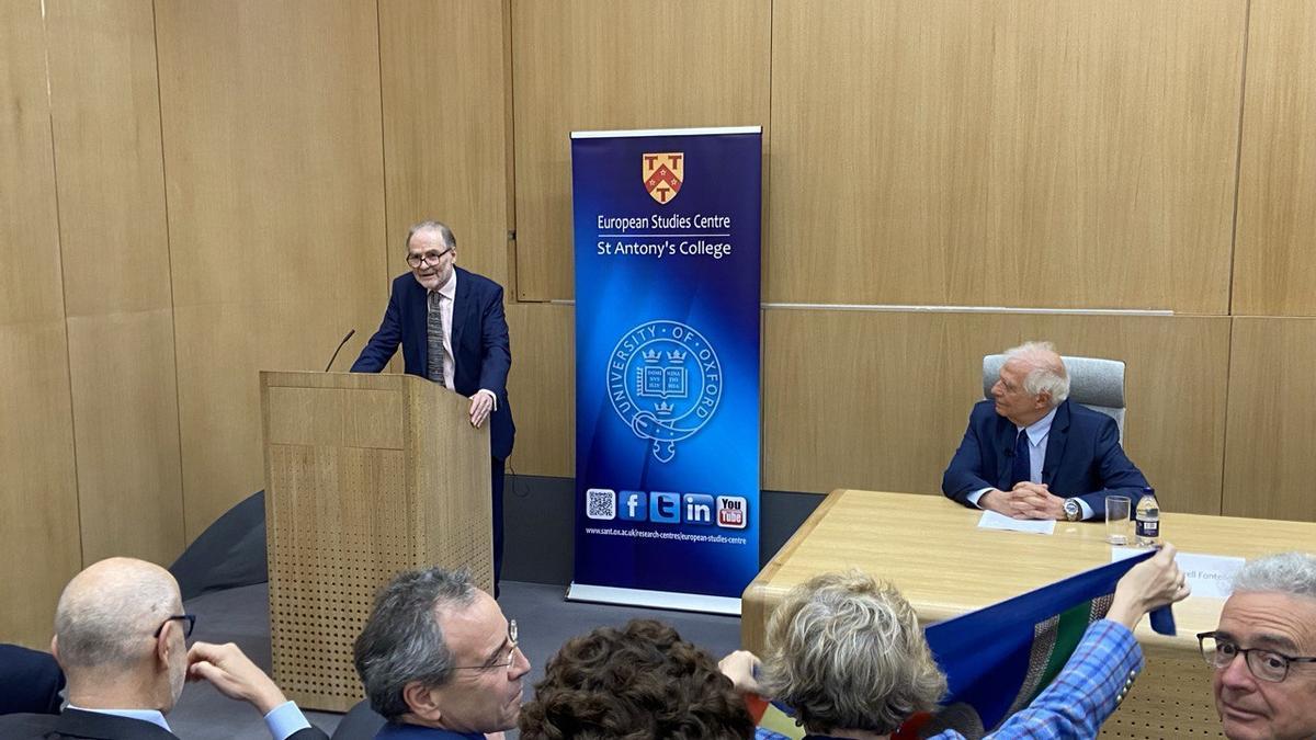 El historiador Timothy Garton Ash en la presentación del discurso de Josep Borrell este viernes en Oxford.