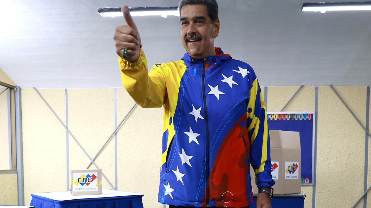 Maduro logra la reelección en Venezuela con el 51,2% de los votos, según el recuento oficial