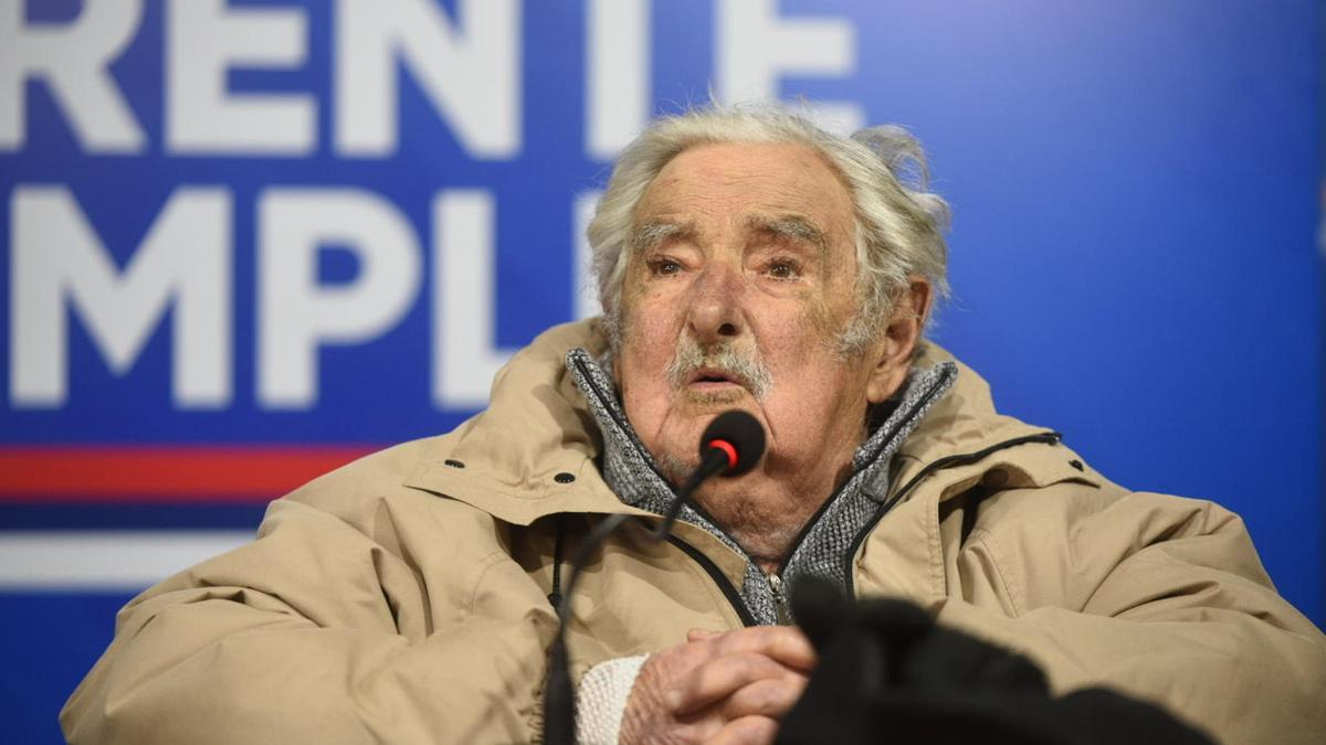 José Mujica reaparece en un mitin: 