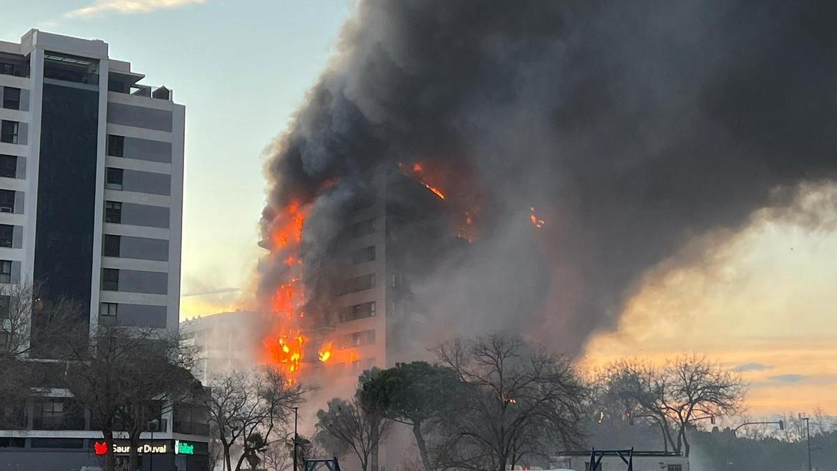 El incendio en el edificio del Campanar, en Valencia